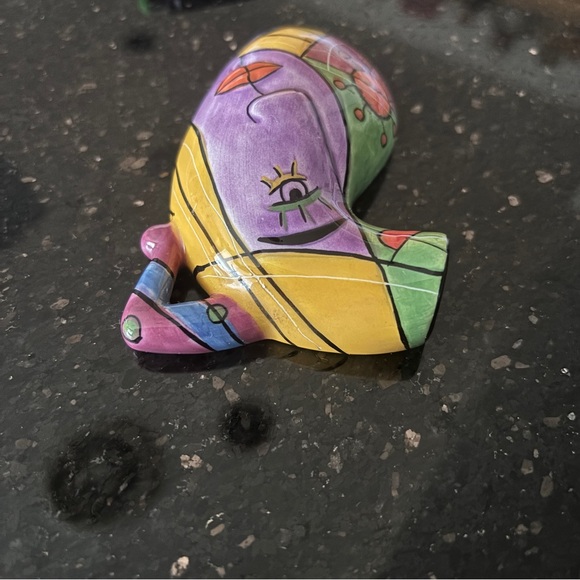 Vintage Muzeum Picasso-Inspired Ceramic Wall Pocket Abstract Face Magnet - Picture 7 of 7
